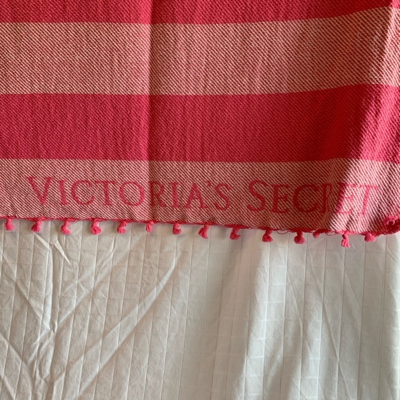 Victoria Secret blanket 🥰 throw - Picture 6 of 9